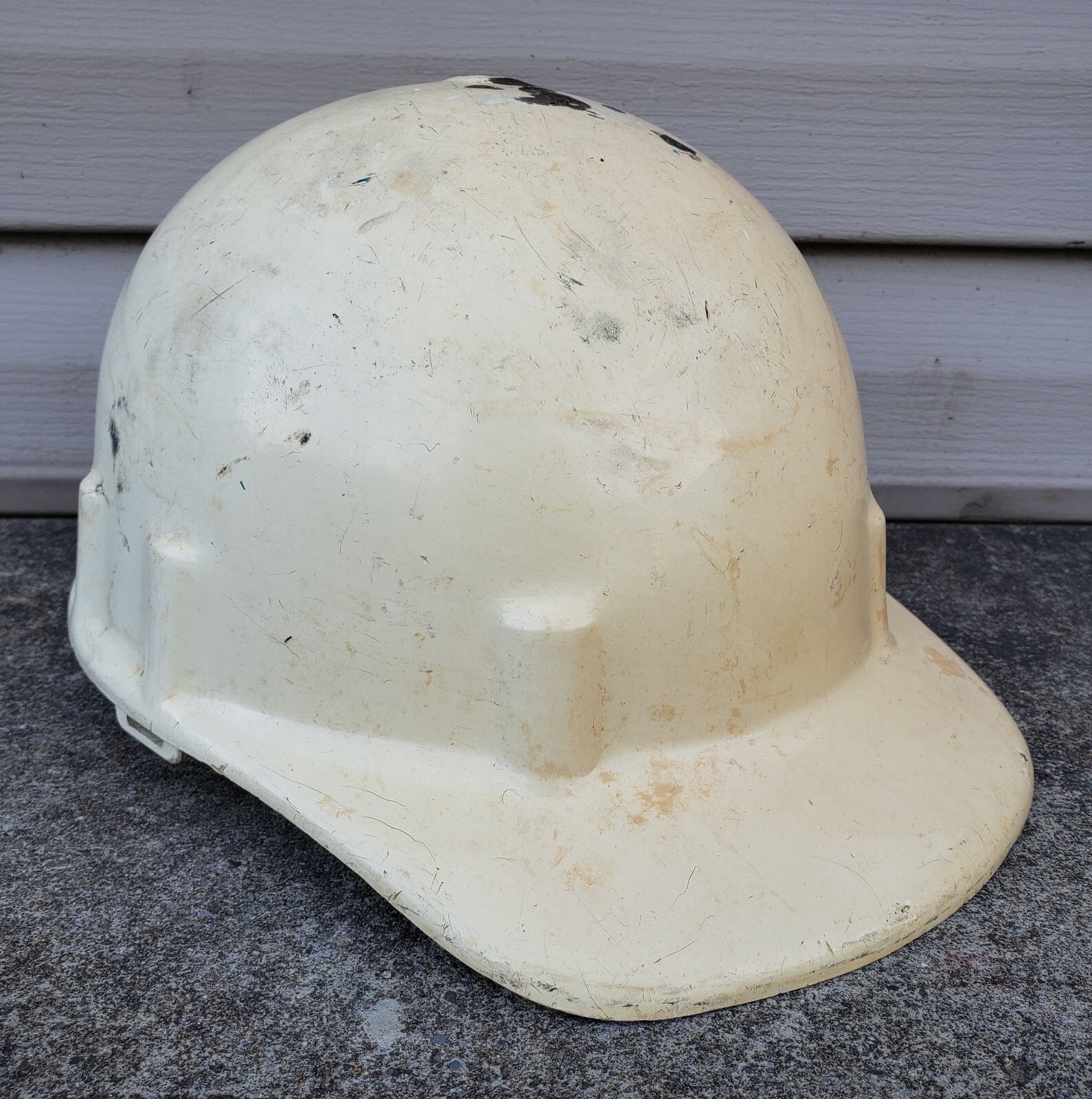 Vintage Egg White Hard Hat Fiberglass Duck Bill Iron Workers Ed Bullard?