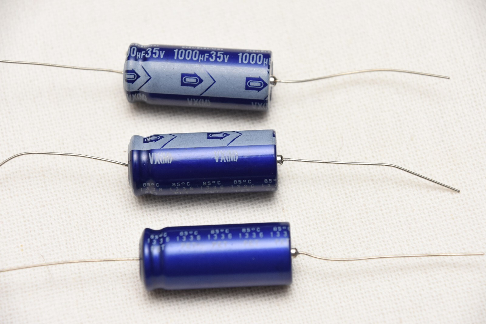 2X Nichicon 1000uf 35V Aluminum Electrolytic Cap 85C ufd Axial Lead -Free Ship