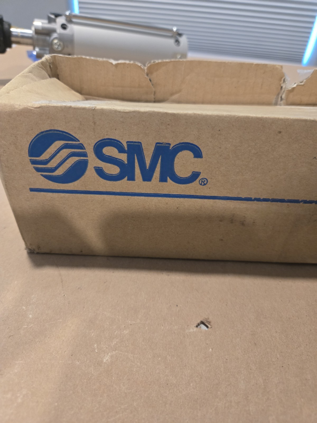 NOS SMC Japan Clamp With Switch Mtg Rod Clamp Cylinder CKG1B50-100YA-P