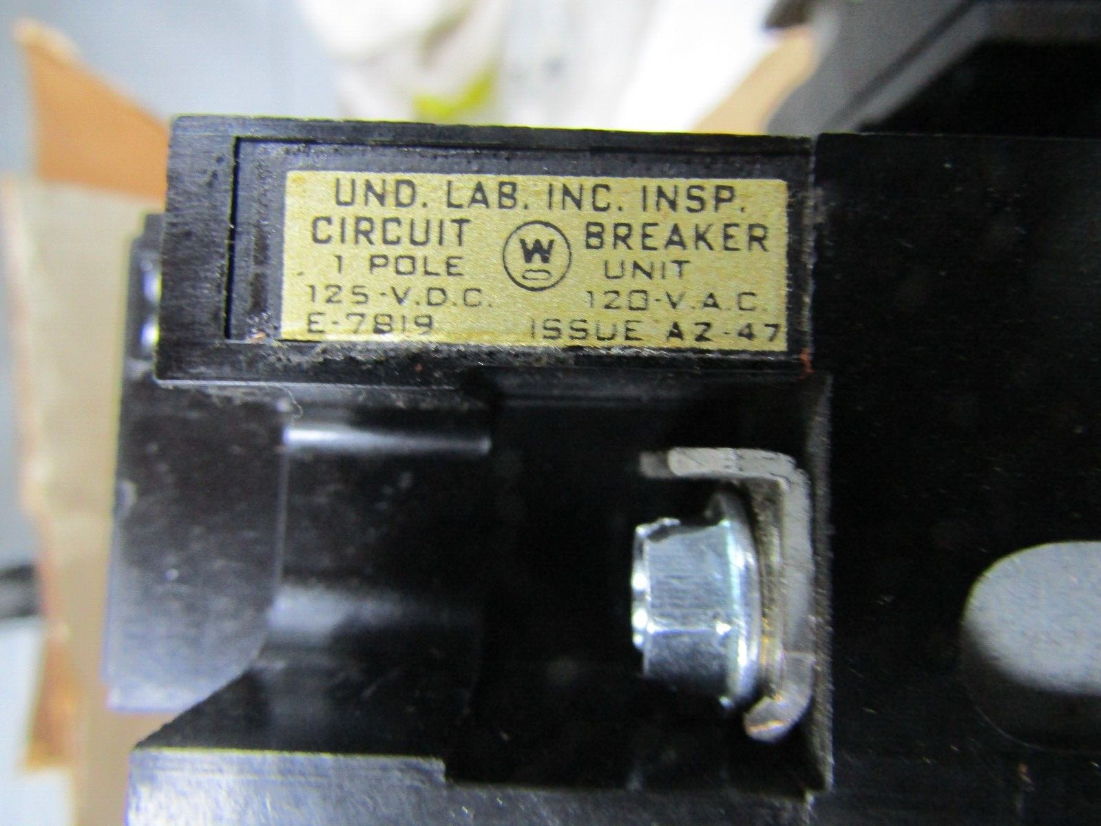 🔥 NEW CUTLER HAMMER 15 AMP CIRCUIT BREAKER SINGLE POLE 120 VAC 1P E1015 E1015R