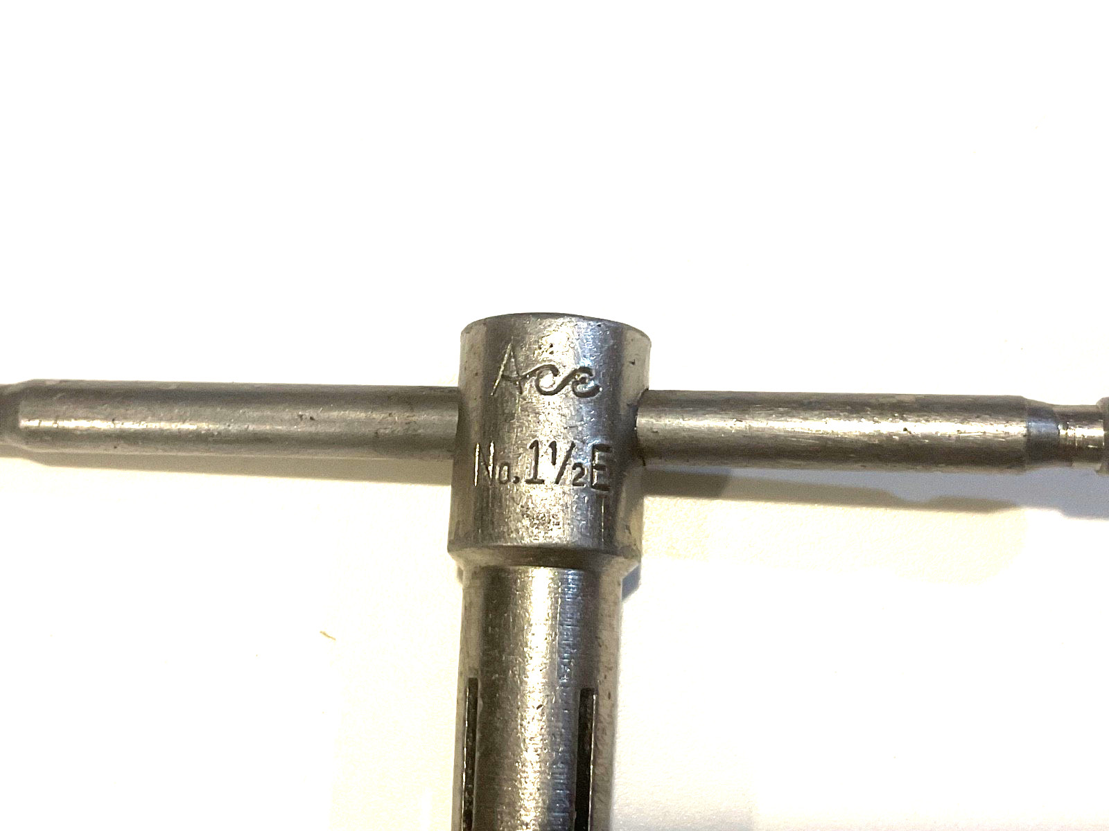 ACE TOOLS No. 1-1/2E T-HANDLE TAP WRENCH, USA