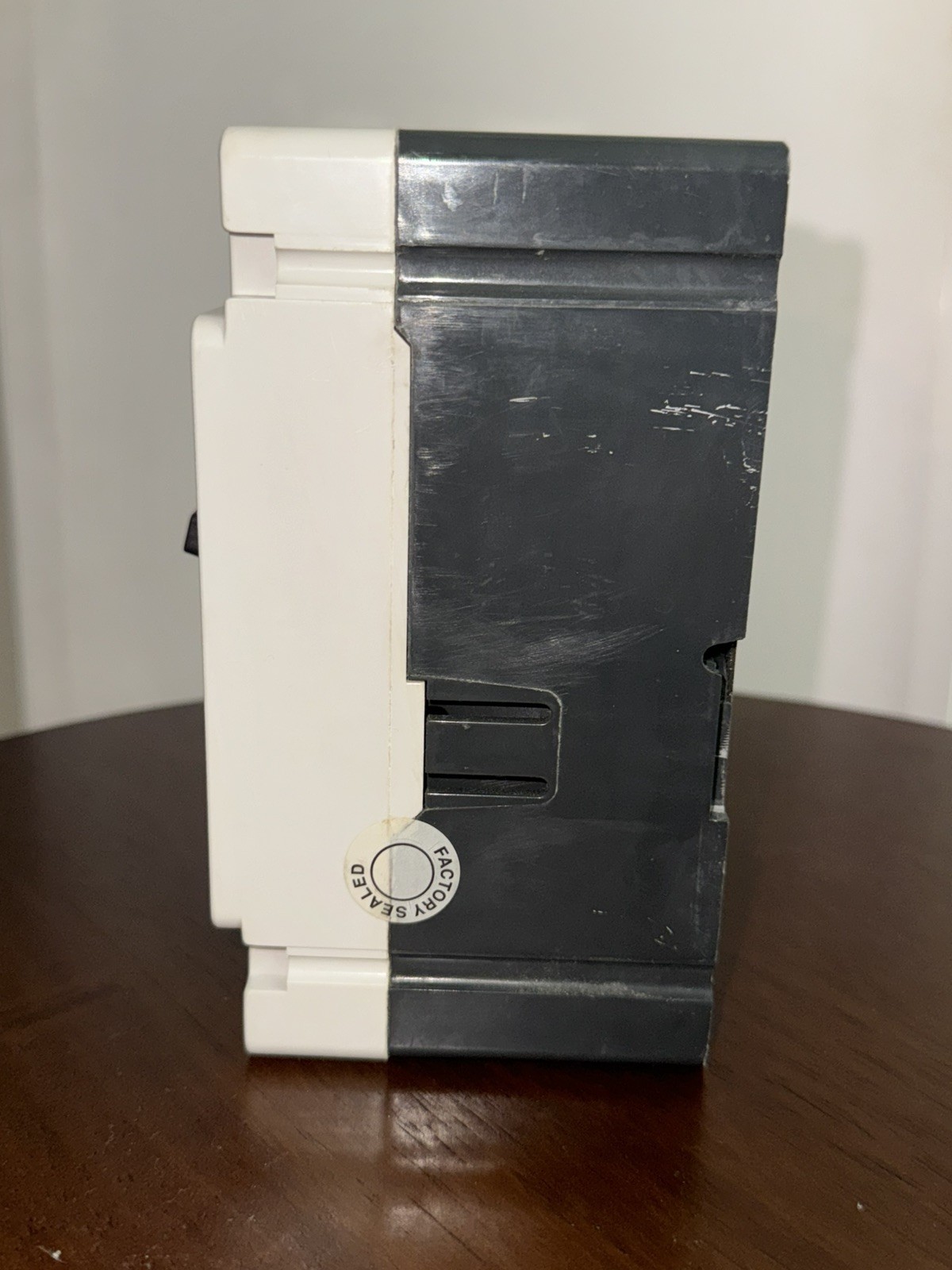 EATON HFD3125 3 pole 125 amp 3P Circuit Breaker