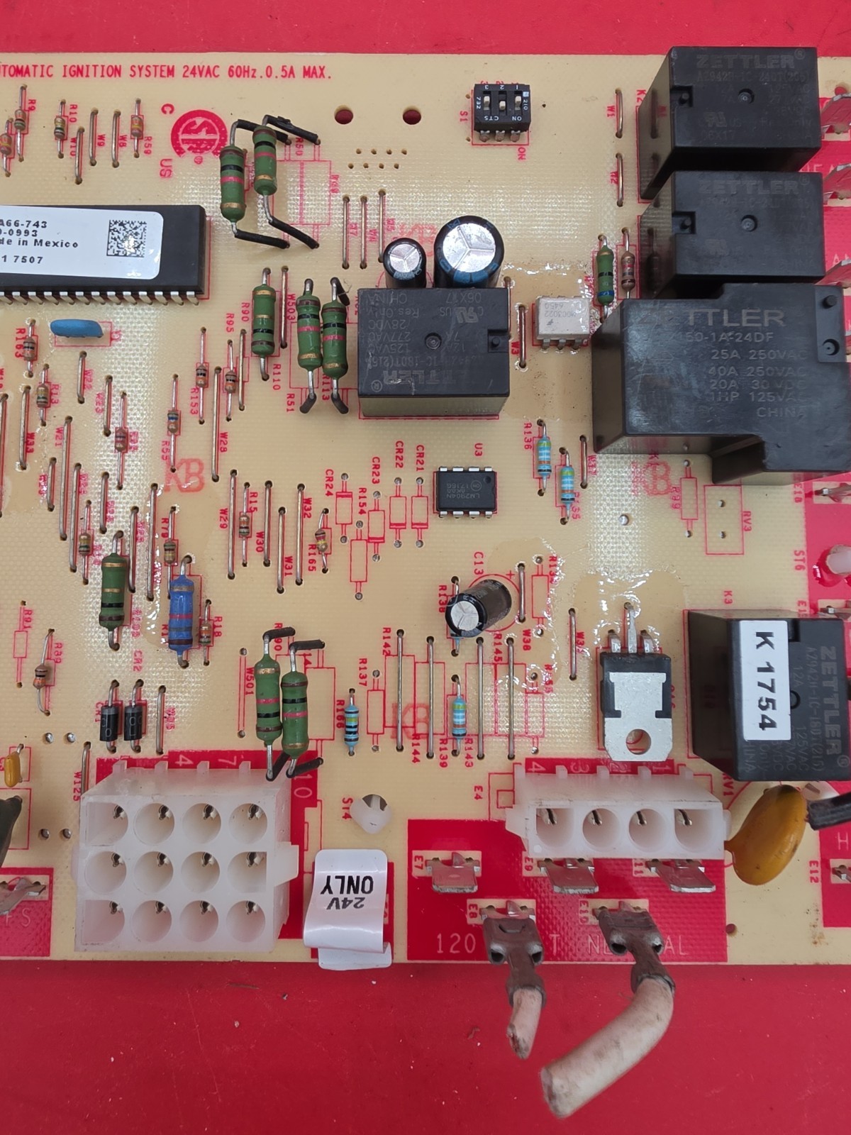 LENNOX 50A66-743 SureLight White Rodgers Control Circuit Board 150-0993