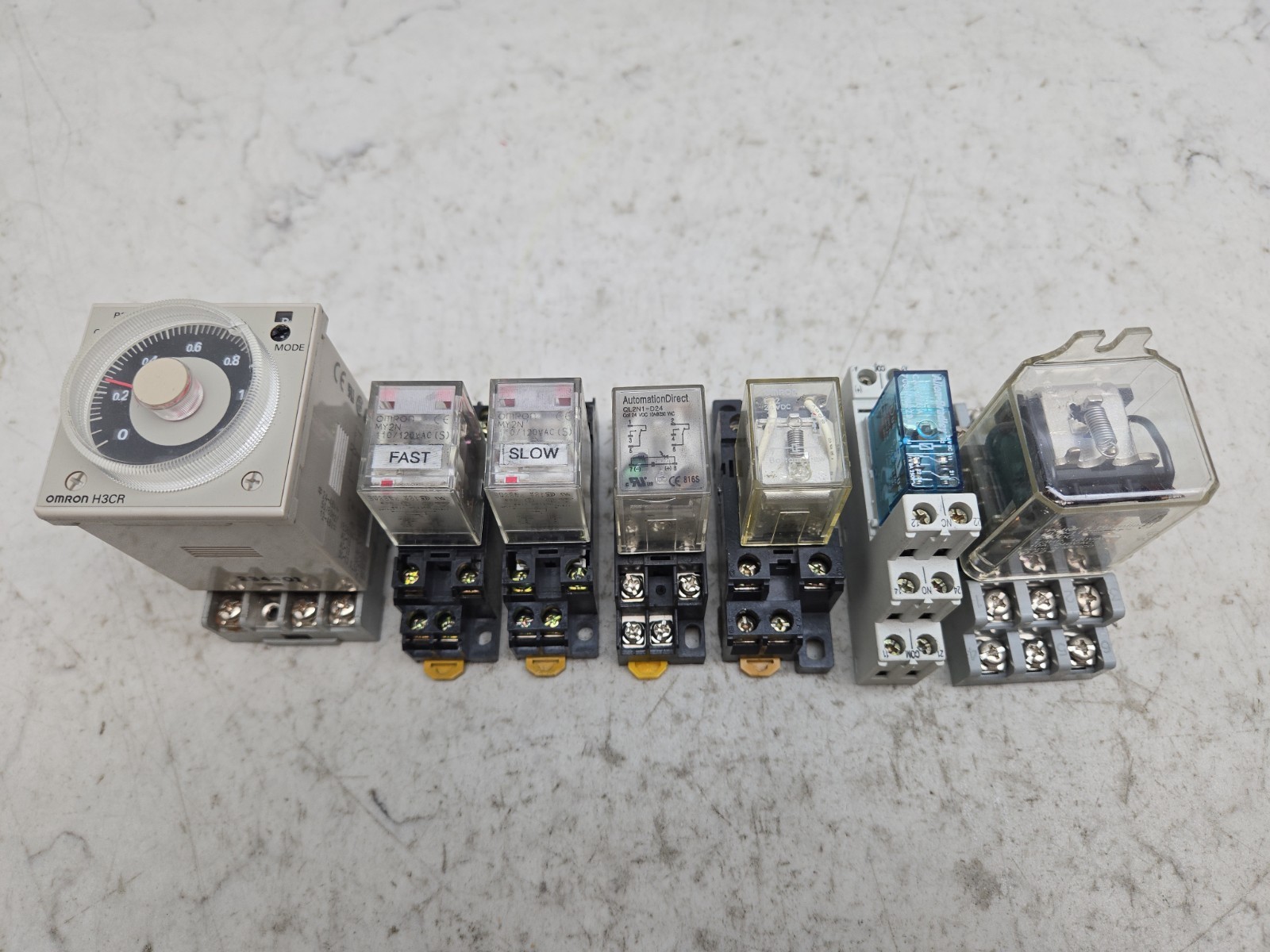 Mixed Lot of Power Relays and Relay Sockets Misc Industrial Electronics See Pics