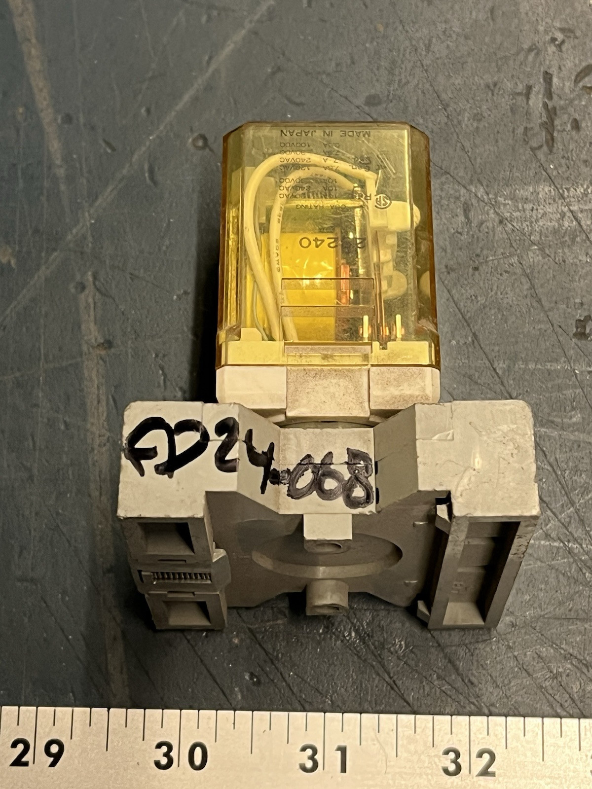 IDEC RR3PA-ULAC120V Relay AC 120V 50/60Hz 10A