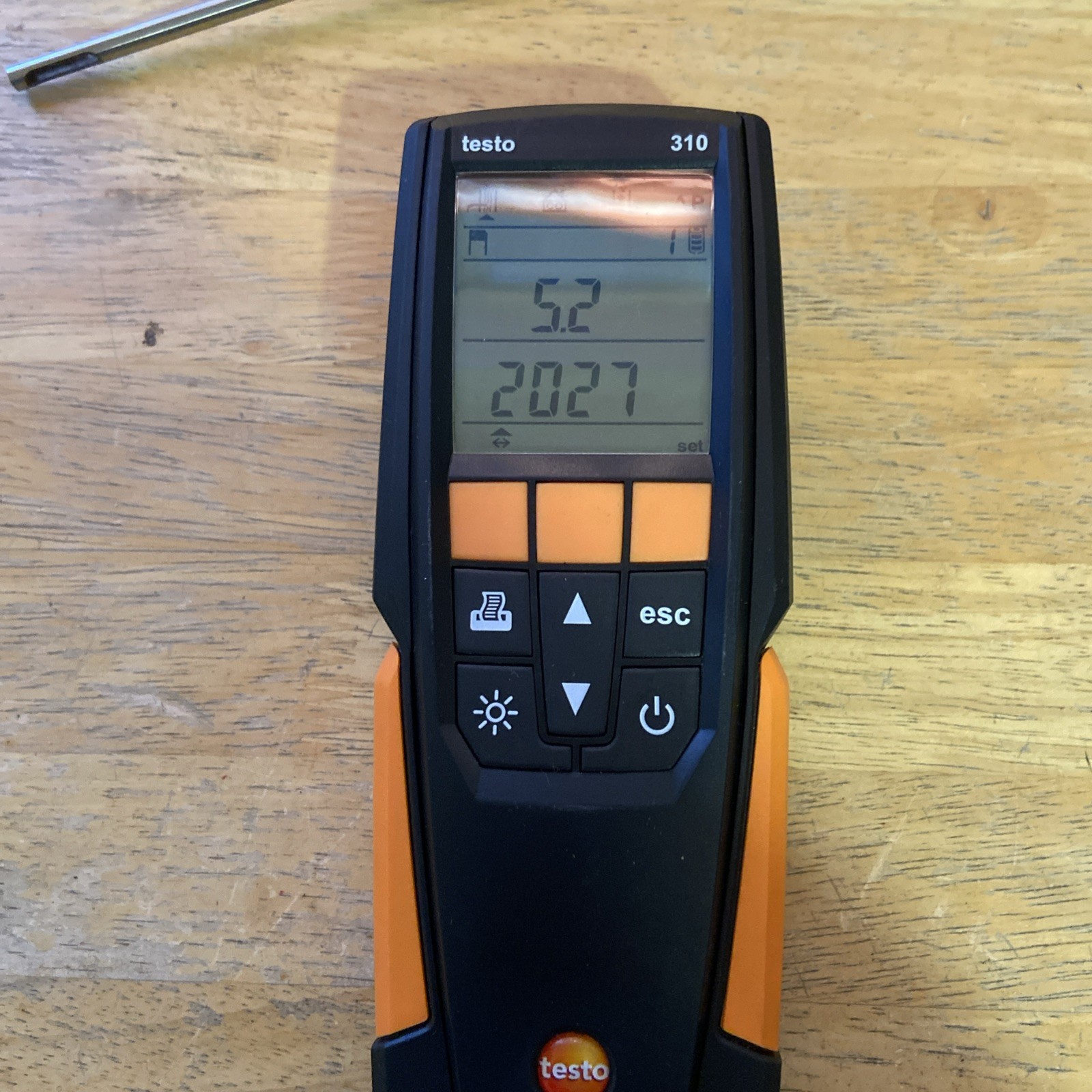Testo 310 Residential Combustion Analyzer Kit, Black/Orange READ