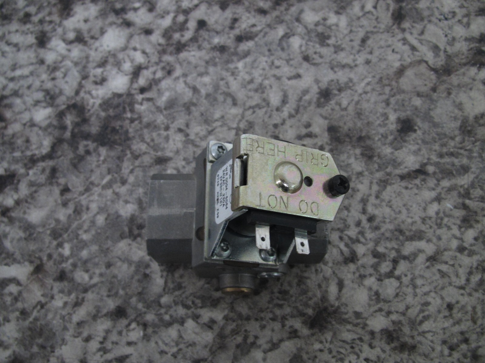 White-Rodgers EF380W181 Furnace Gas Valve Solenoid WR 0094-5084 FREE SHIPPING