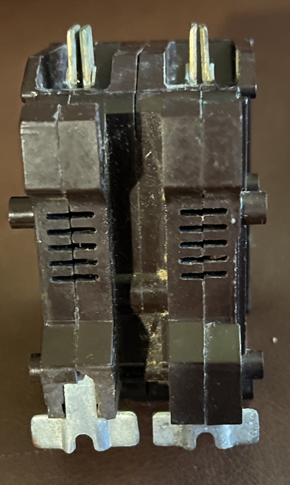 WADSWORTH 50 Amp 2 Pole Circuit Breaker Metal Foot. (CHIP, Missing Lug Screw)