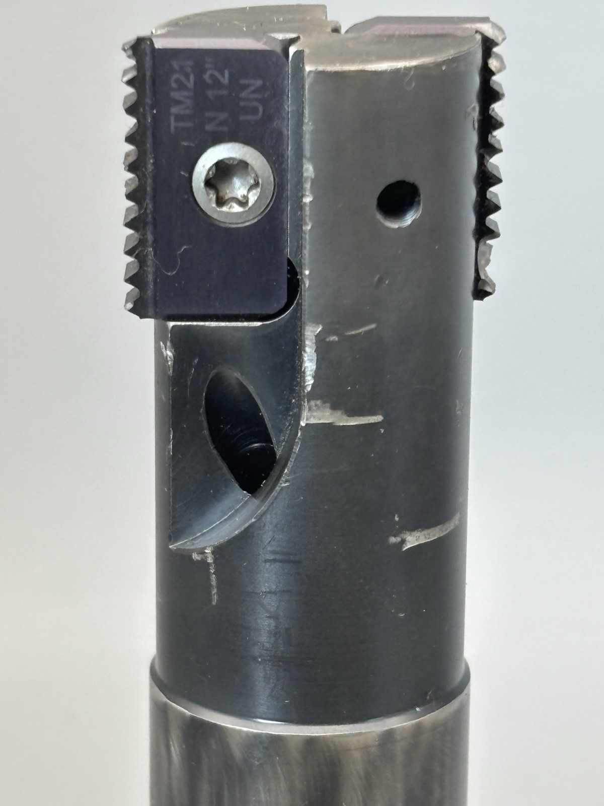STS 1″ TMX0100.118.2.21 Indexable Two Flute Thread Mill 1″ Shank 4-1/4″ OAL