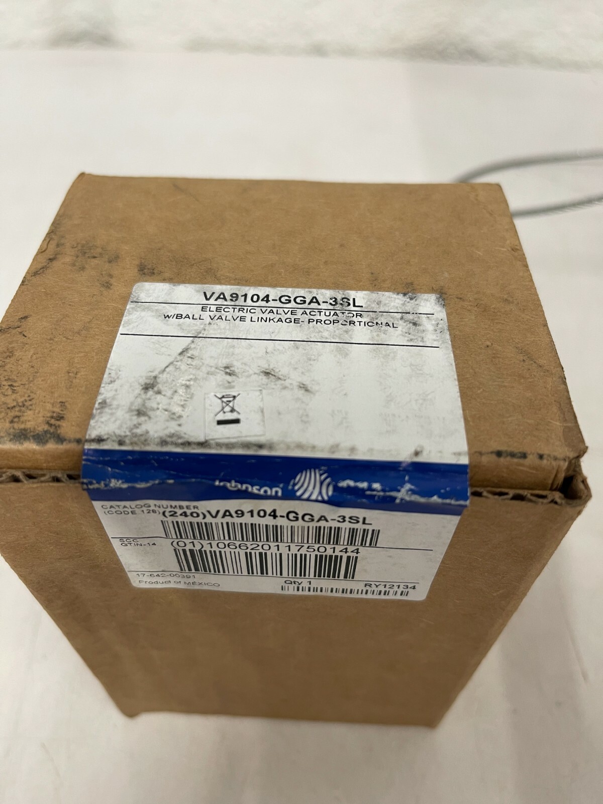 NEW Johnson Controls Electric Valve Actuator w/Ball Valve Linkage VA9104GGA3SL