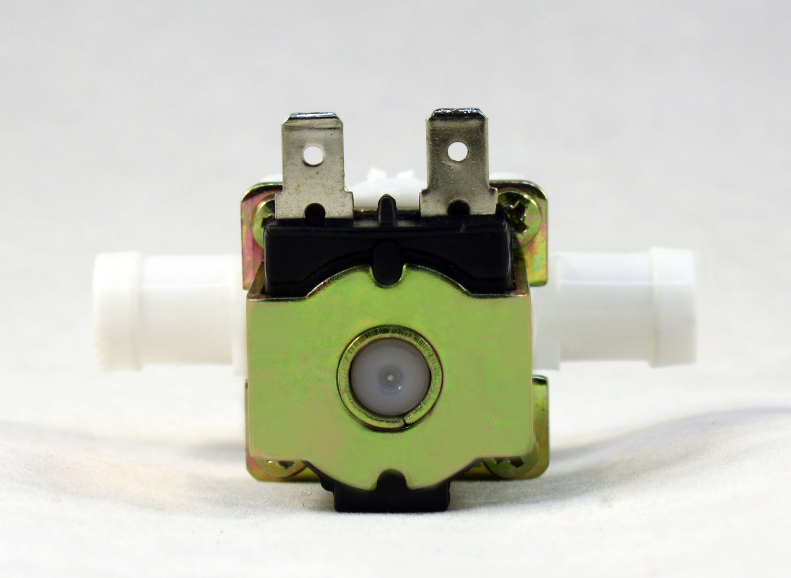 1/2 inch Barbed Hose 220V-240V AC Plastic Nylon Solenoid Valve ONE-YEAR WARRANTY