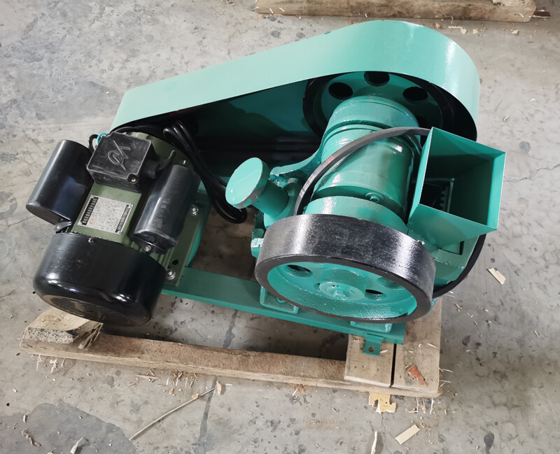 INTBUYING®220V Mini Jaw Crusher Feeding Inlet 2.16″,1400 RPM,250kg/h Crusher