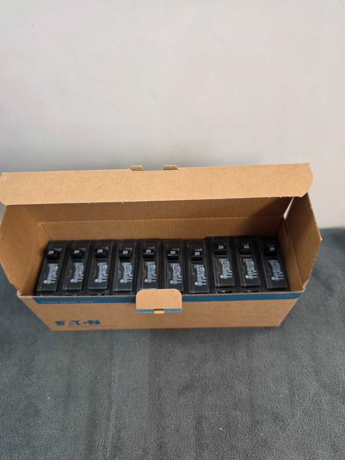 (10) Eaton BR 20 Amp 120/240 Volts Single Pole Circuit Breaker
