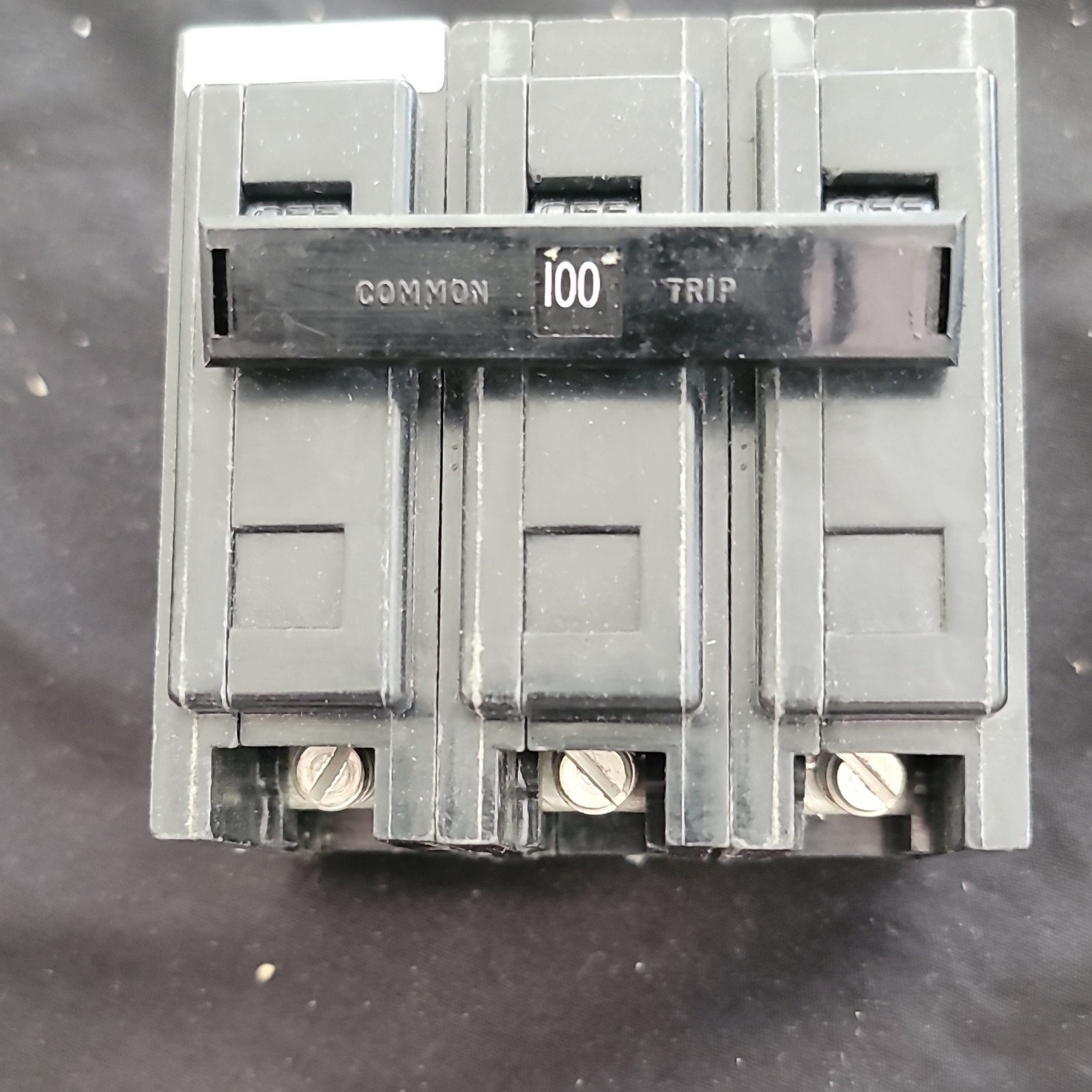 Eaton Type BA BAB3100H 3-Pole 100A 240V AC Common Trip Circuit Breaker
