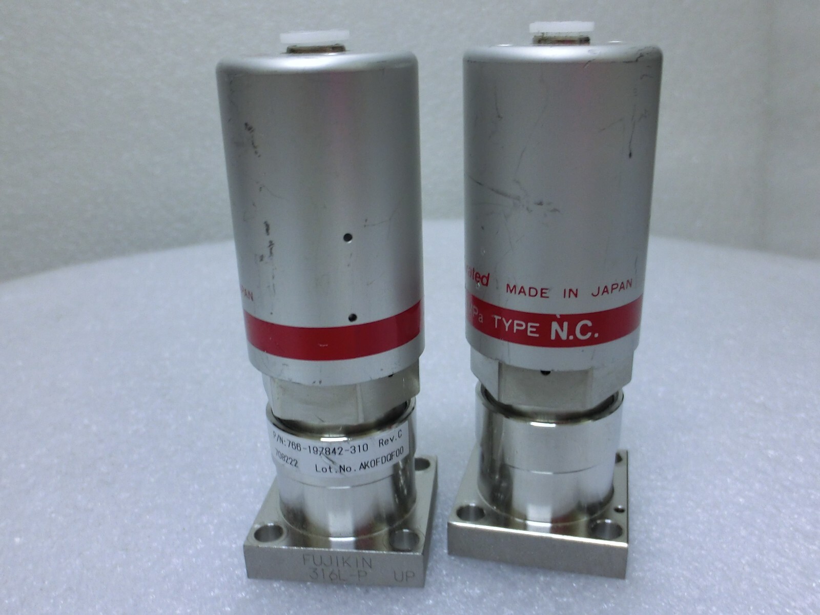 2pc Fujikin 708222 Diaphram Valve,LAM 766-197842-310 Rev C,O.P.0.5~0.6mPa_,96435