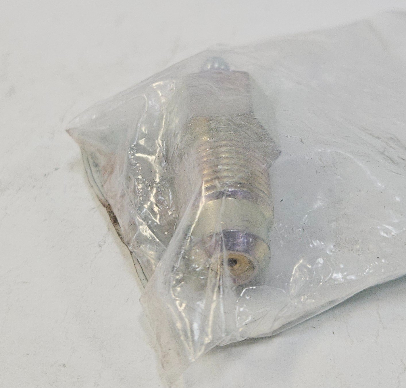 Genuine Kubota RC461-21550 Idler Nipple Assembly Grease Fitting OEM Excavator