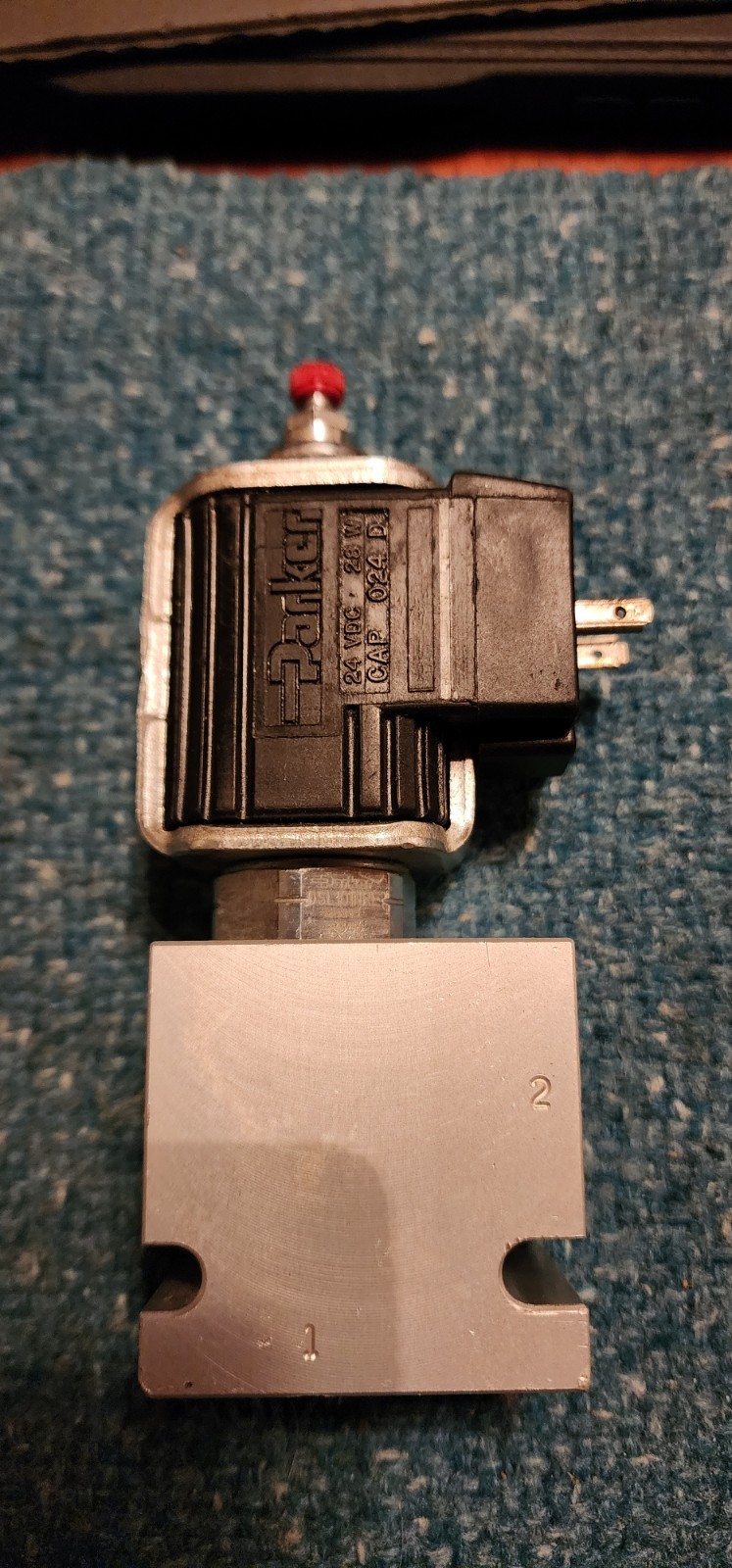 B10-2-A8T PARKER Hydraulic Cartridge Valve Base w/24VDC – 28W Actuator! Preowned