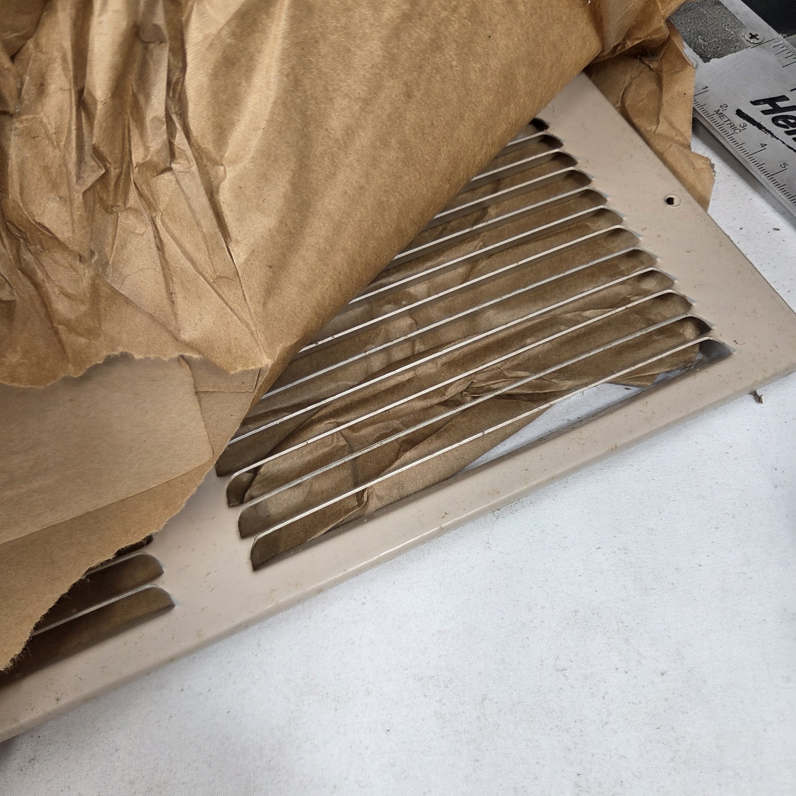 Lot of 4 Leigh Products No. 260 30×5 Return Air Grilles Beige Primer HVAC