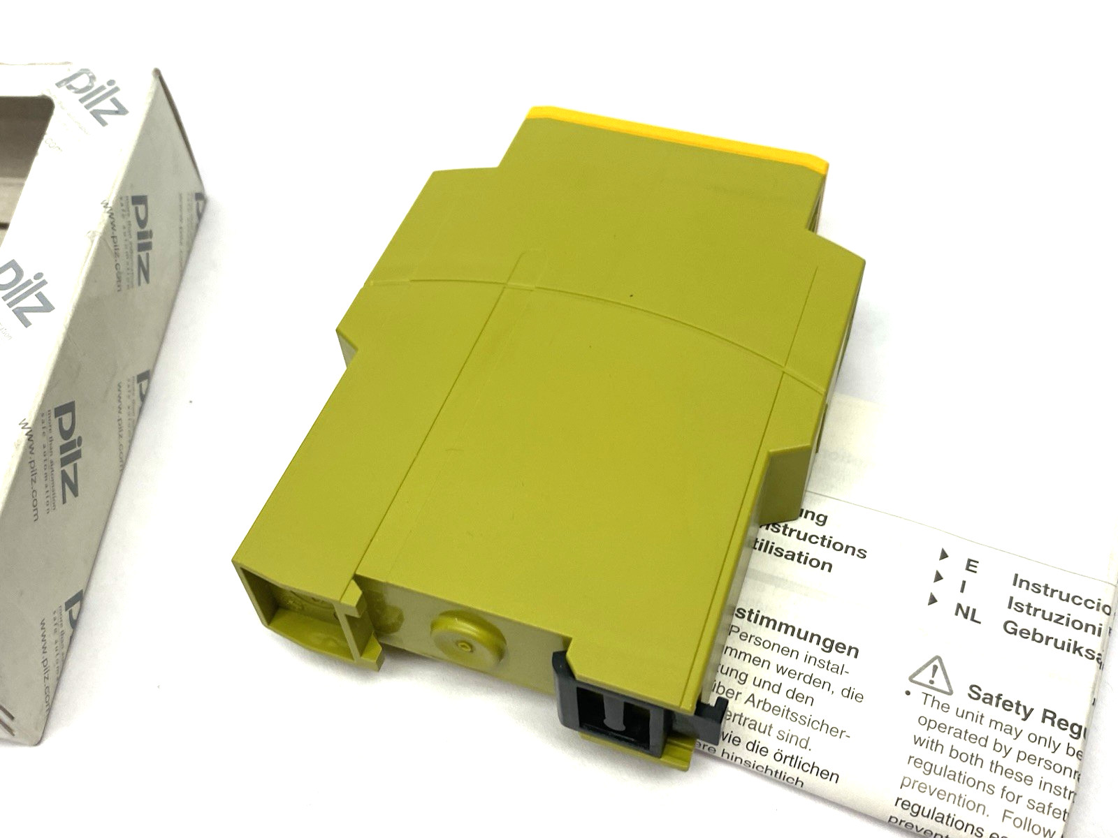 Pilz 774300 Safety Relay Standalone 1-Channel Input, PNOZ X1 24VAC/DC 3n/o 1n/c