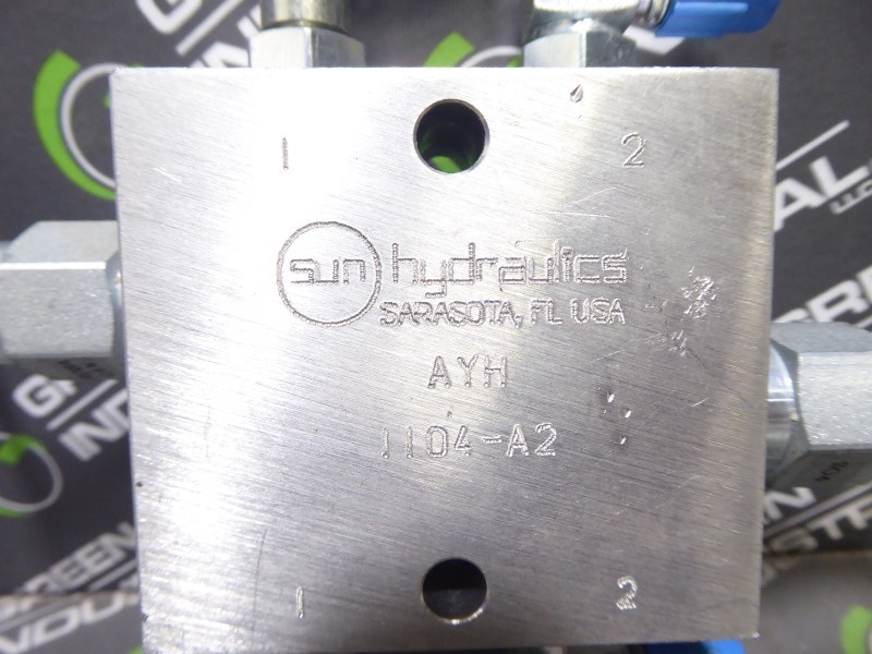 NEW Sun Hydraulics 1104-A2 Cross Over Relief Valve Assembly