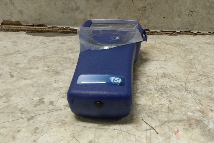 TSI Alnor 5815 3/16 In Hose Barb Connection -15 to 15 In WC Digital Manometer