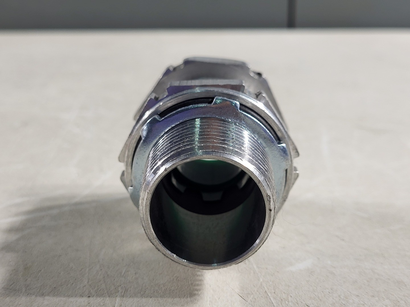 SURPLUS NEW CMP TC-100A104 1″ Cable Gland (Box of 10 pcs) – Conduit & Cable