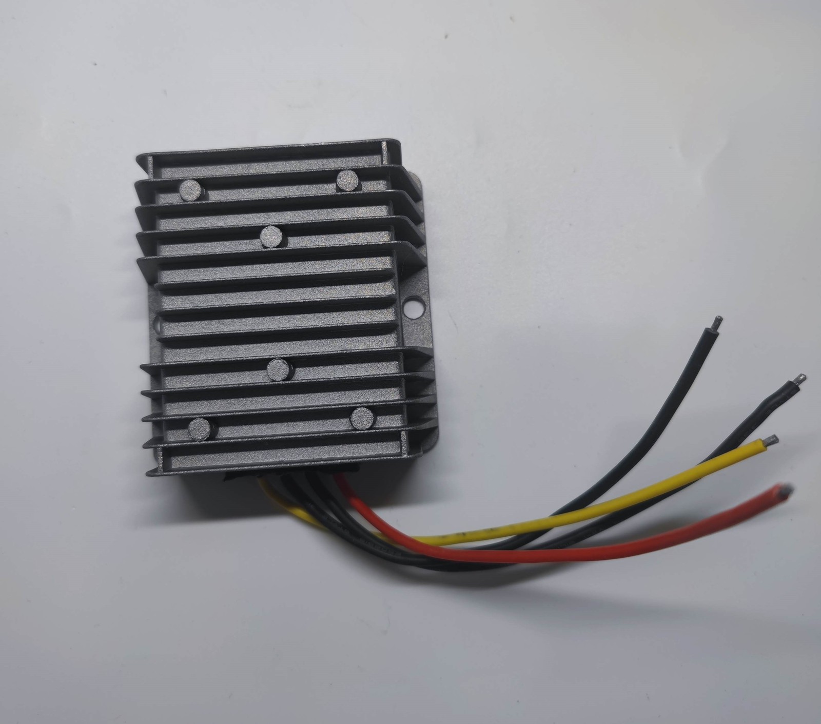 35-60V/48V to 19V 5A 95W Buck Converter DC-DC Regulator Car Waterproof Power