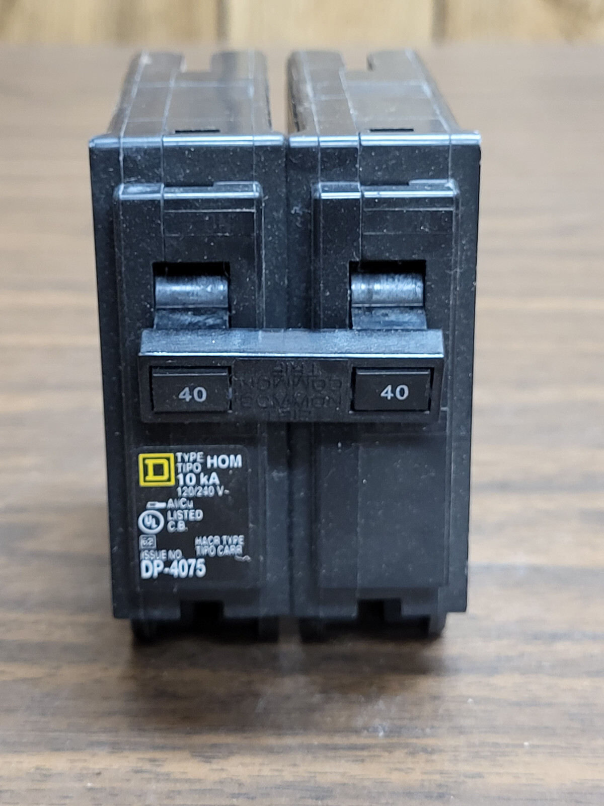 SQUARE D HOM240 2 POLE 40 AMP BREAKER NEW
