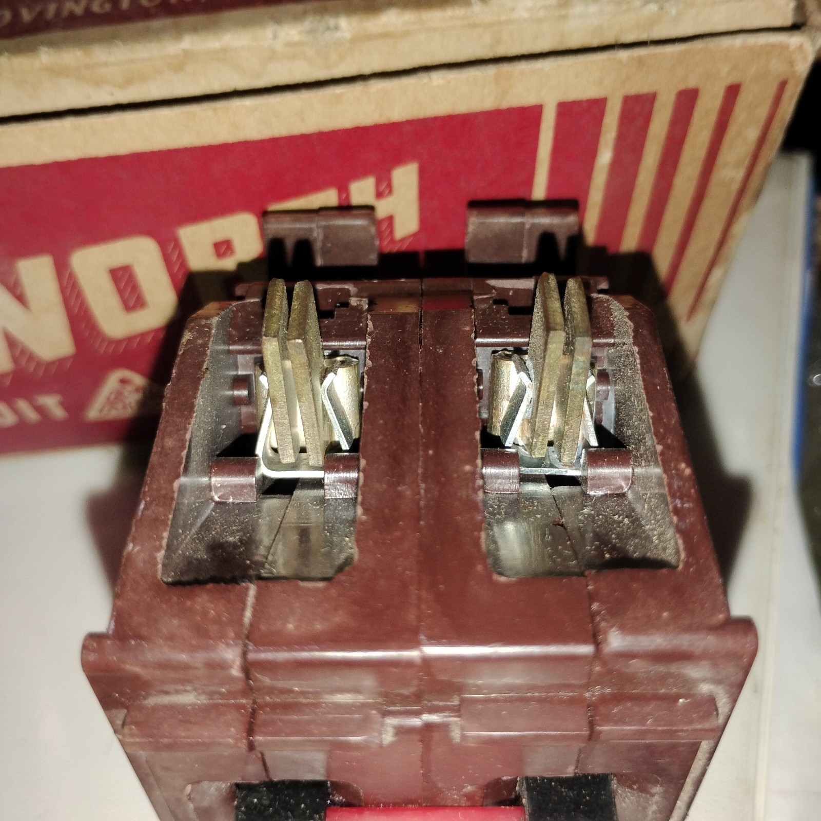 Vintage Wadsworth 30 Amp 2-Pole Circuit Breaker – Red Bar – Metal Feet – NOS