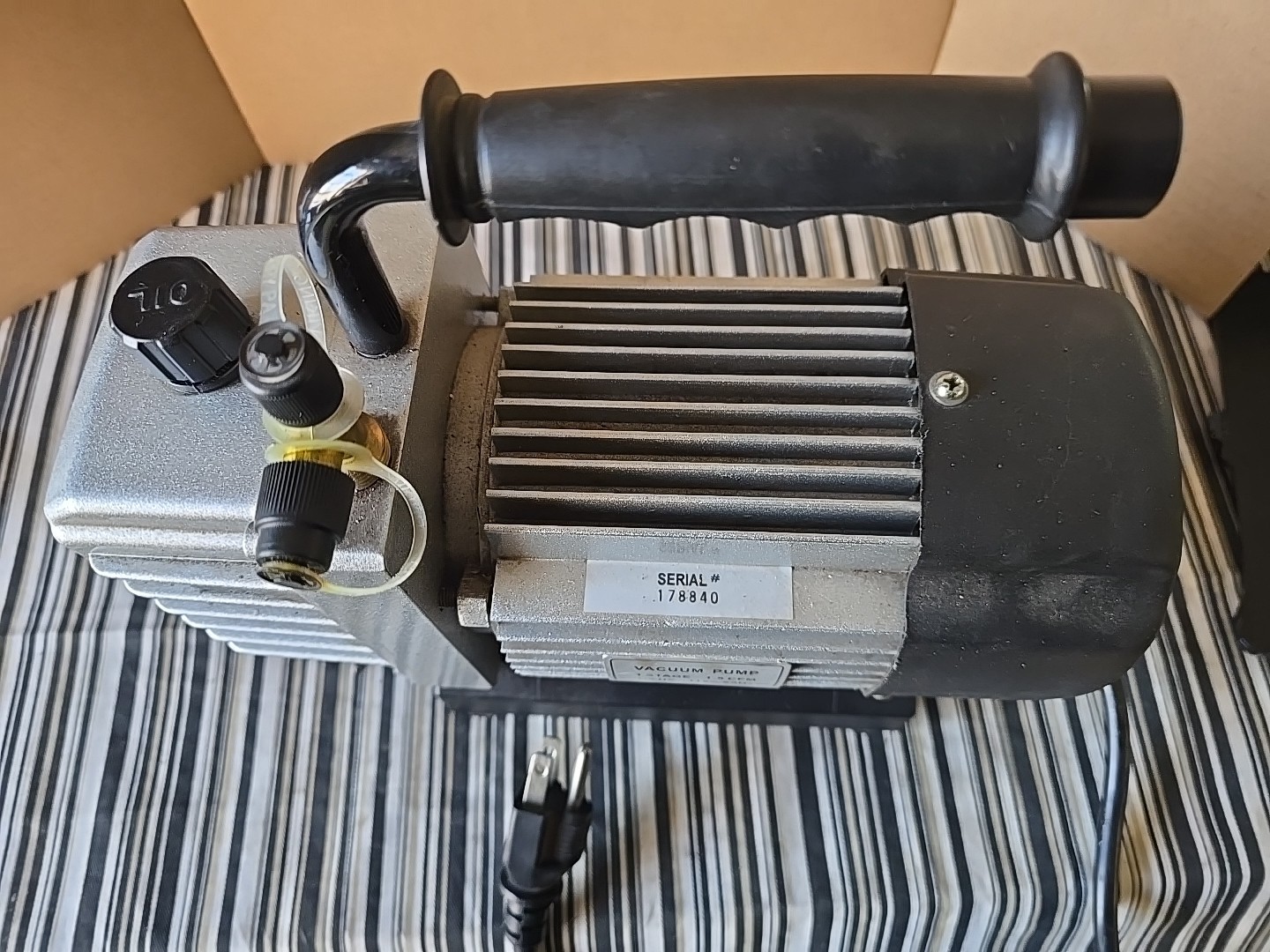 Blue-Point Act9005 Single Stage VACUUM PUMP (USED) =WORKING=