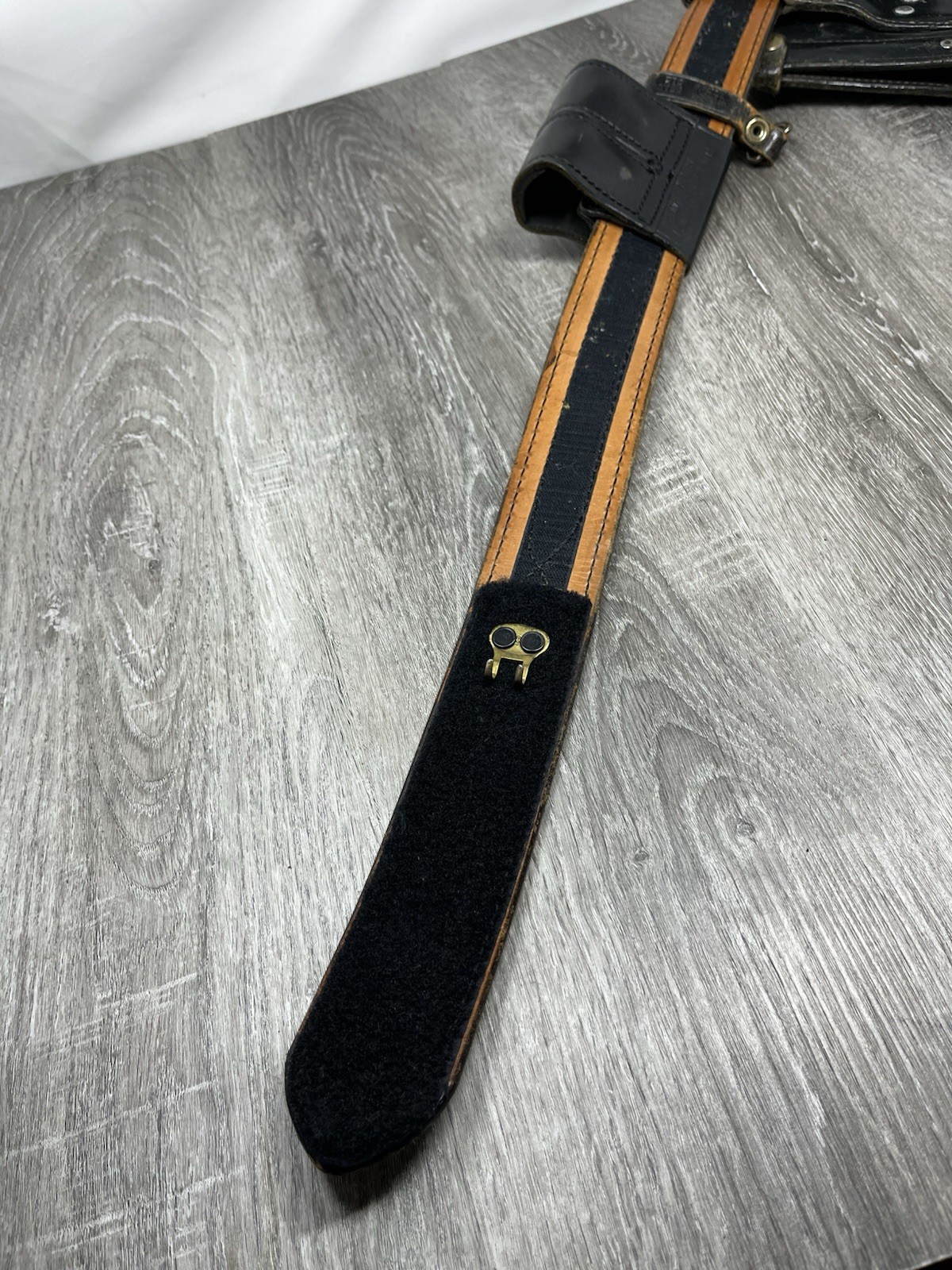 Safariland Black Buckleless Duty Belt Size Bianchi Model 27 Holster Accessories