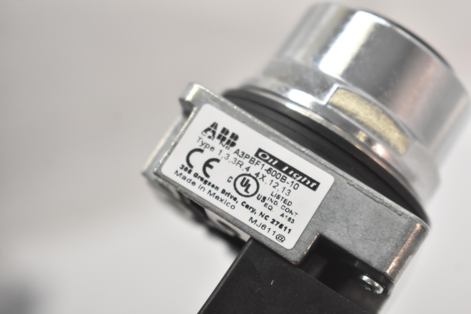 ABB Oil Tight Flush Push Button Plunger Switch A3PBF1-600B-10 Black 1NO NEMA 4X