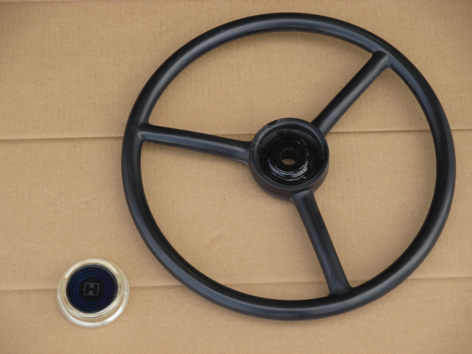 385734R1 Steering Wheel With Cap Fits Case IH Fits Cub Cadet 100 102 122 123