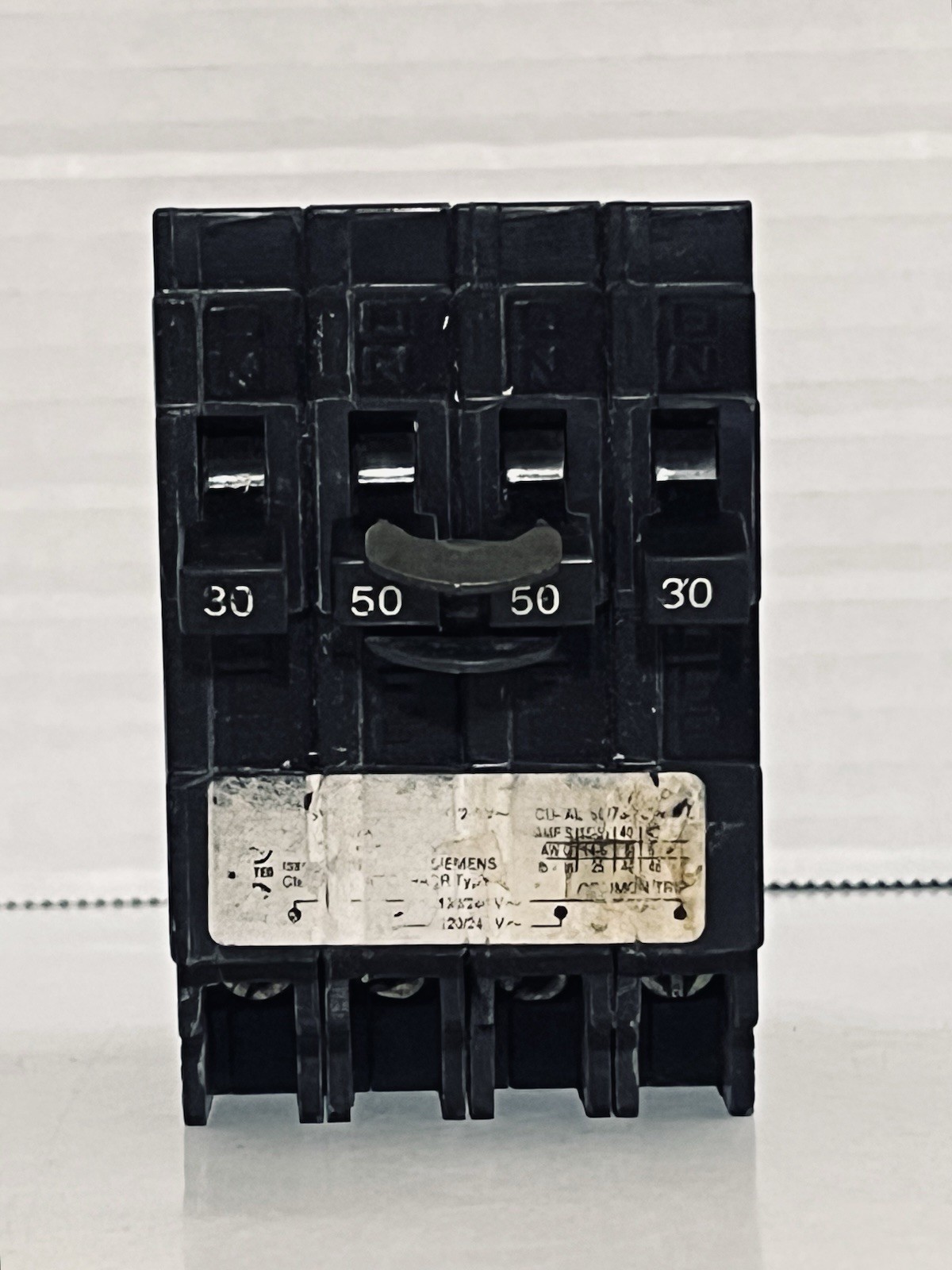 Siemens Q23050CT2 *Read* 30A 50A 120/240V 60Hz 4-Pole Quad Circuit Breaker New