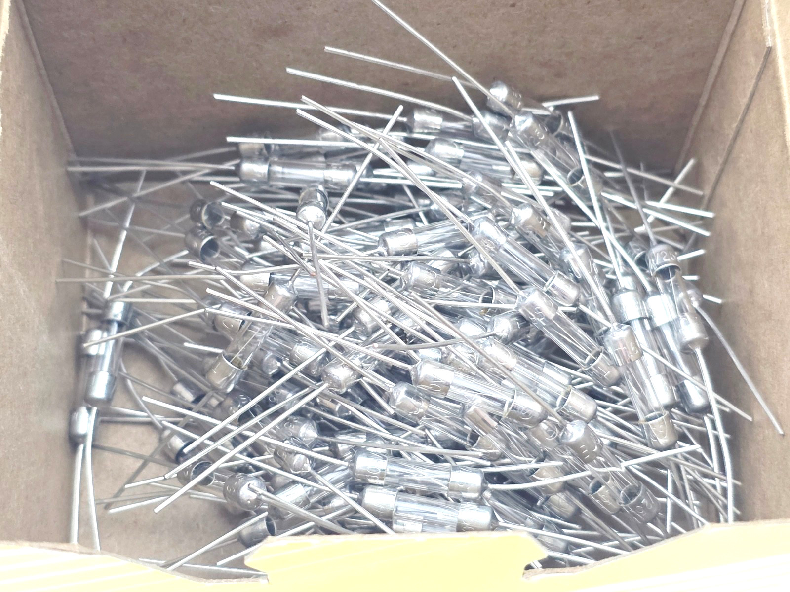 Box of 100 Bussmann GDCV1.6A Pigtail Glass Fuses 250V 1.6 Amp Slow Blow 5x20mm