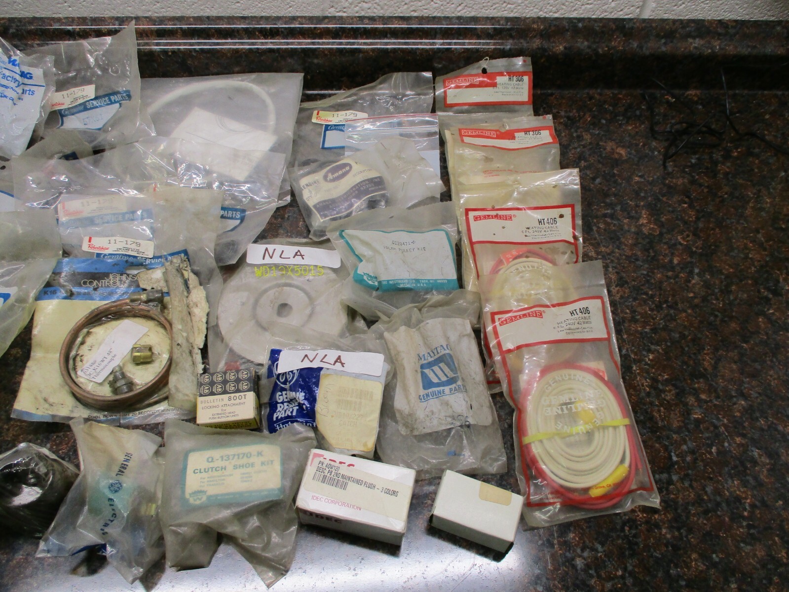 LOT OF GE MAYTAG FSP ROBERTSHAW PARTS FOR DIFFERENT APPLIANCE PARTS