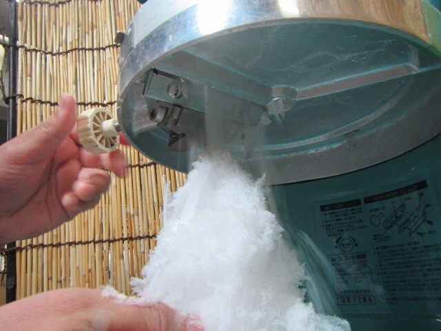 Swan SI-100S Ikenaga Commercial Block Ice Shaver Kakigori Machine 100V 2014 Used