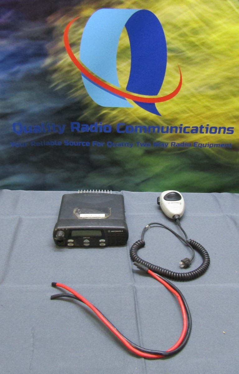 Motorola CDM1250 136-174 MHz VHF 45 Watt Two Way Radio w Mic AAM25KKD9AA2AN