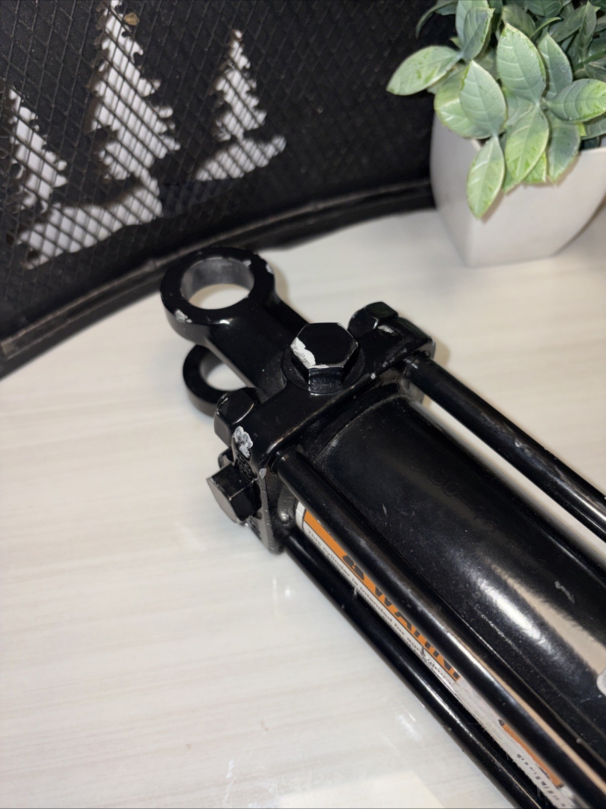 NEW- Hyd Tie Rod Cylinder 10” Stroke Rod Clevis Mount 20125B 17680B 06170739C
