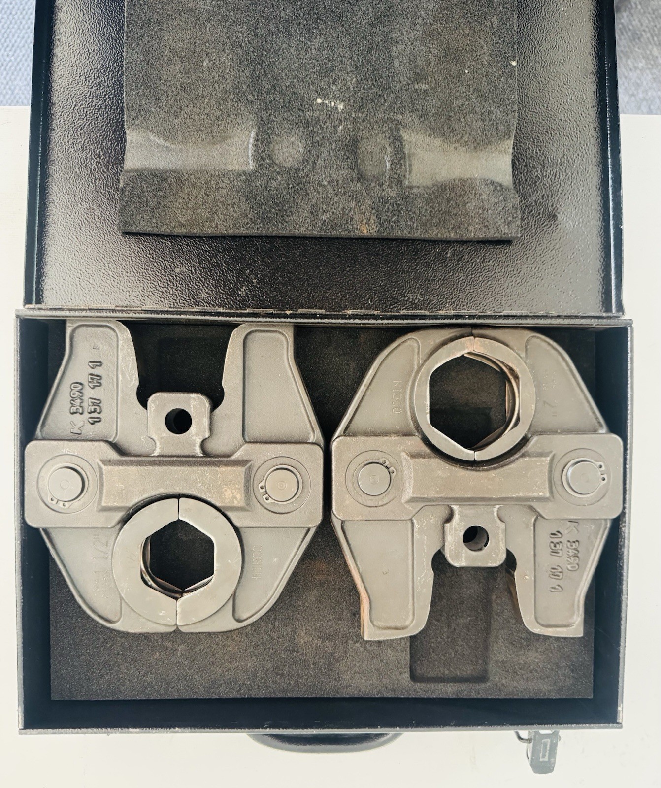 Nibco PC-17S 1-1/2” & 2” CTS Standard Press Jaw Set With Metal Case
