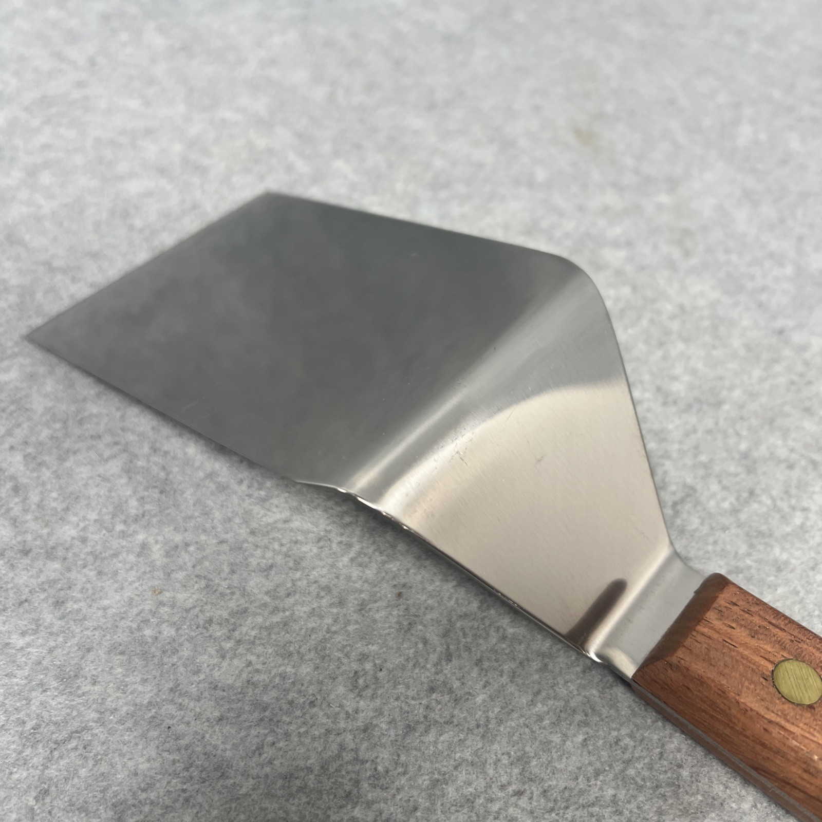 Dexter S8694 Wood Handle 11″ Grill Spatula MADE IN USA – NEW