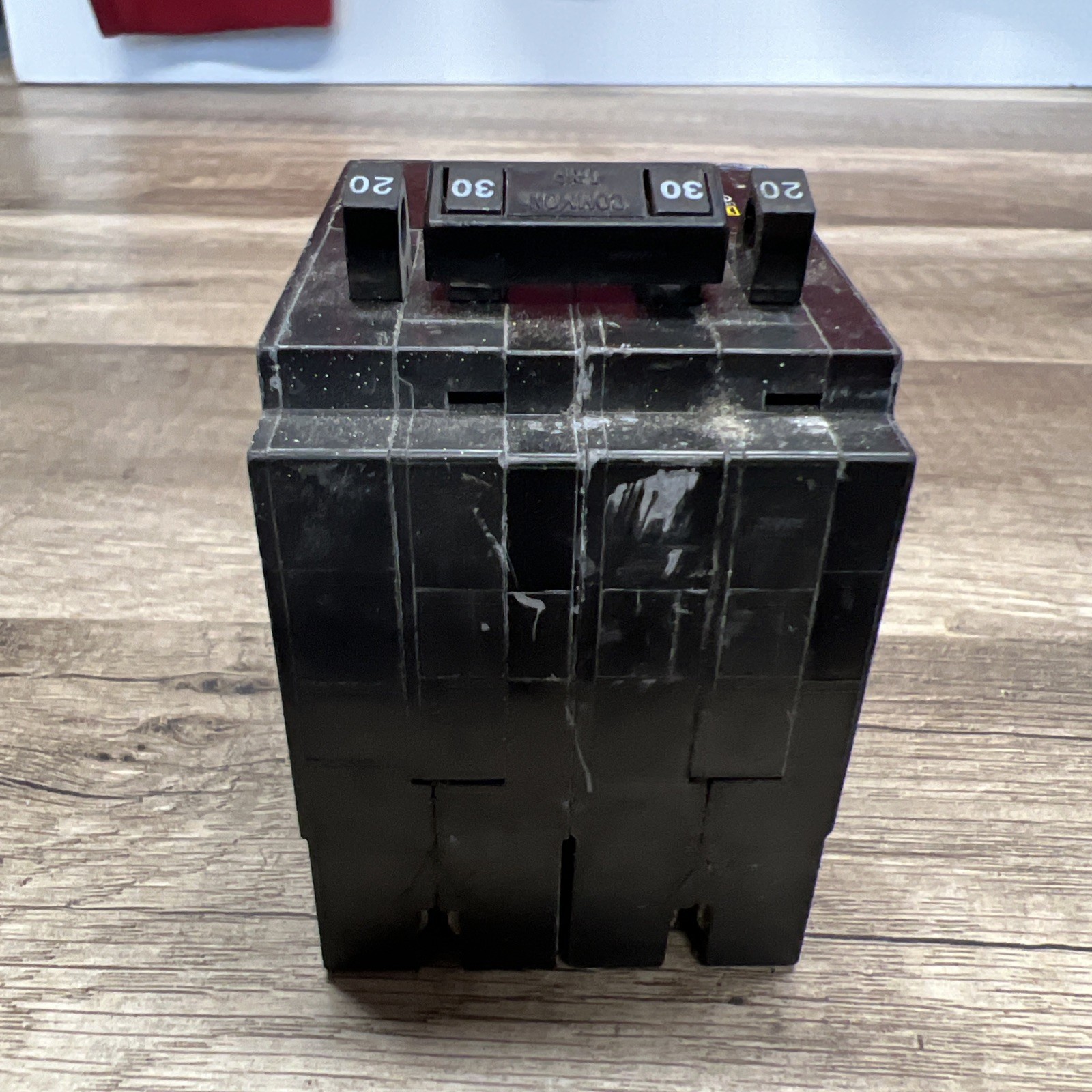 SQUARE D HOMELINE HOMT2020230CP QUAD 2x 20A 1P/ 1x 2P 30A CIRCUIT BREAKER