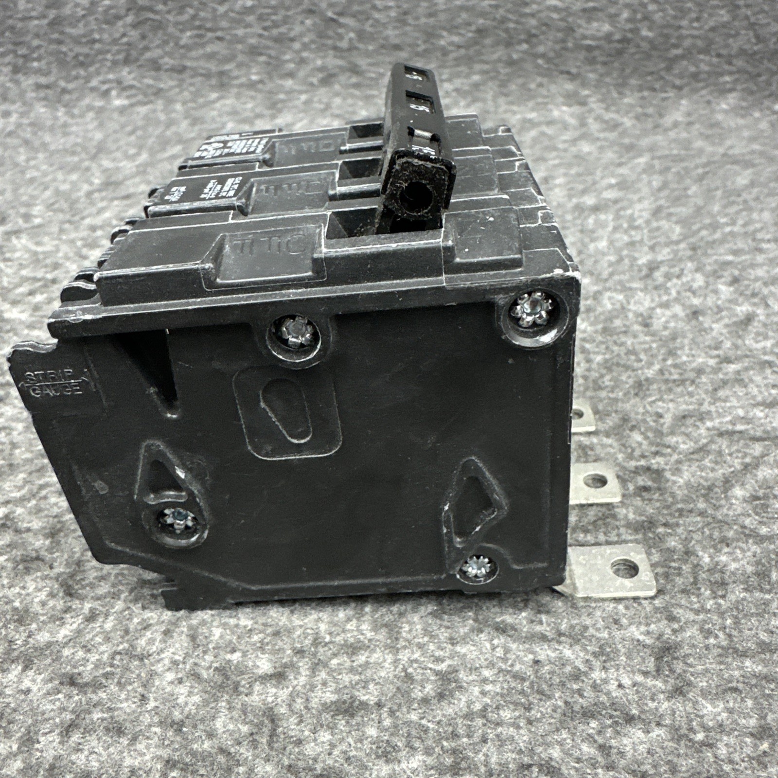 Siemens 3 Pole 15A B315H BLH 240V Circuit Breaker 22kA HACR Bolt On