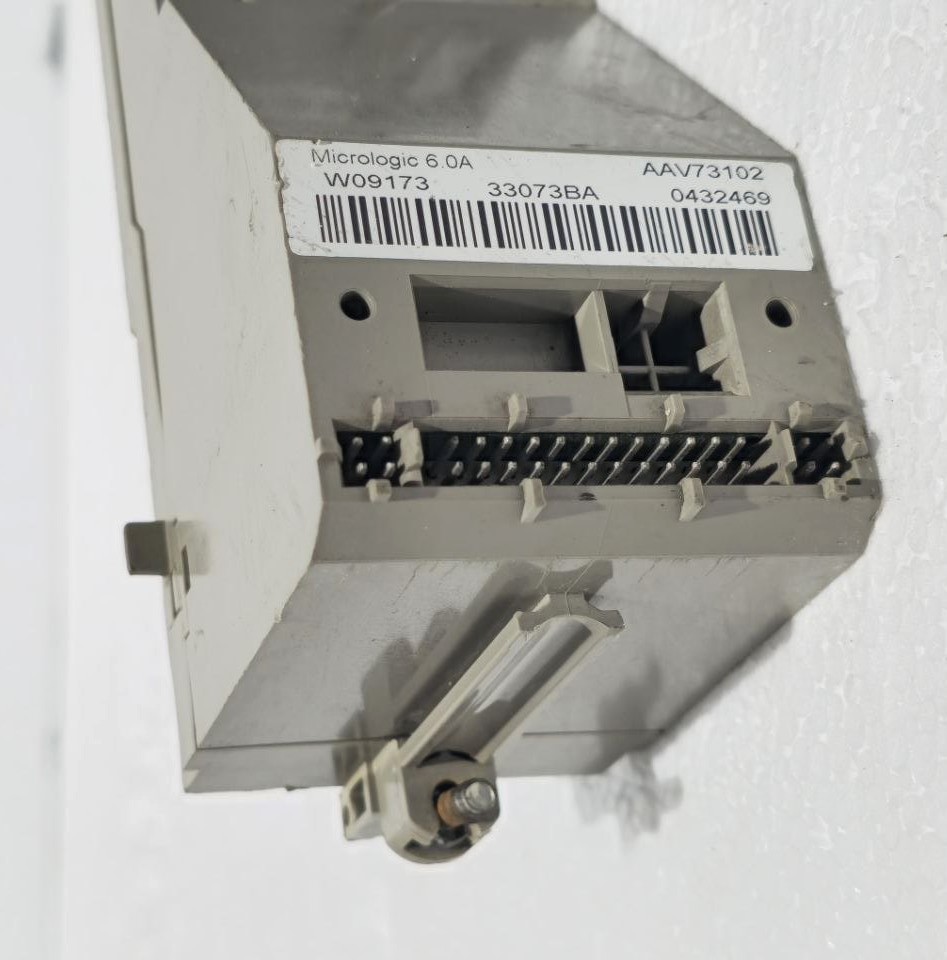 SCHNEIDER ELECTRIC 33073BA MICROLOGIC 6.0A CIRCUIT BREAKER DIGITAL TRIP UNIT AAV
