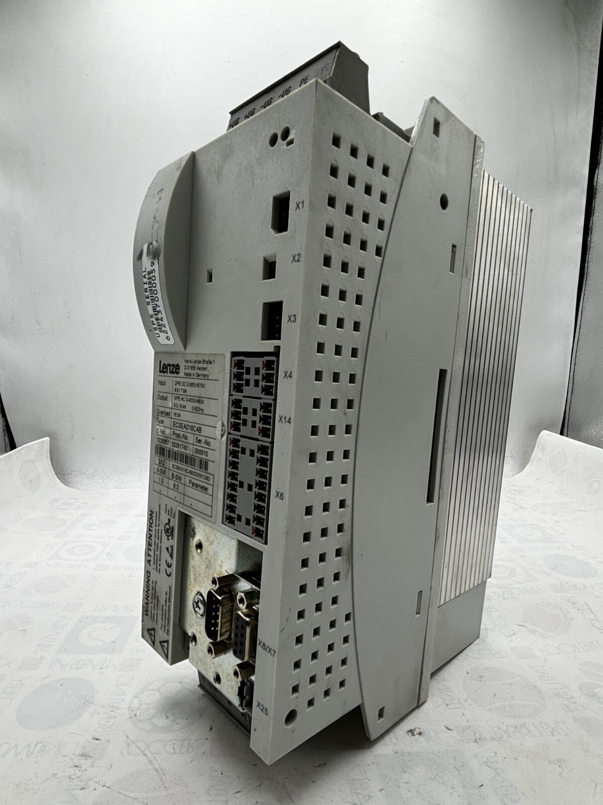 LENZE ECSEA016C4B SERVO DRIVE MOTOR CONTROLLER INVERTER 16.0A 0-600HZ 🎯