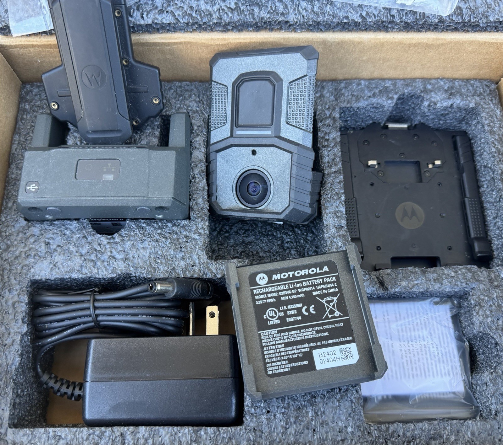 Motorola WatchGuard V300 Body Worn Camera Battery Charger Jacket & Shirt Clip