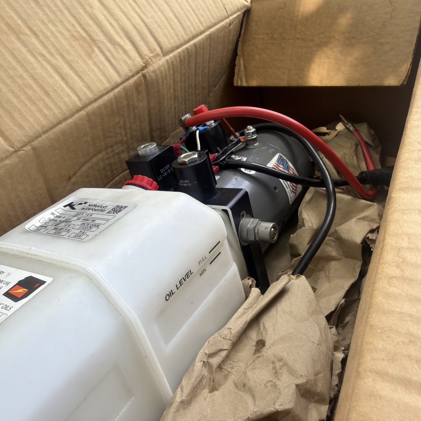 Double Acting Hydraulic Pump For Dump Trailers KTI – 12VDC – 6 Quart Reservoir