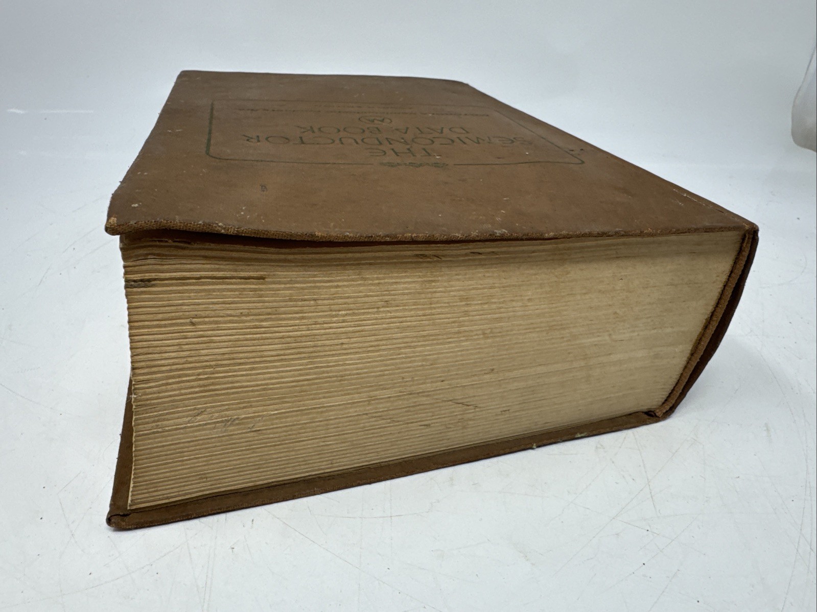 Motorola Semiconductor Products – The Semiconductor Data Book, 4th Edition .1969