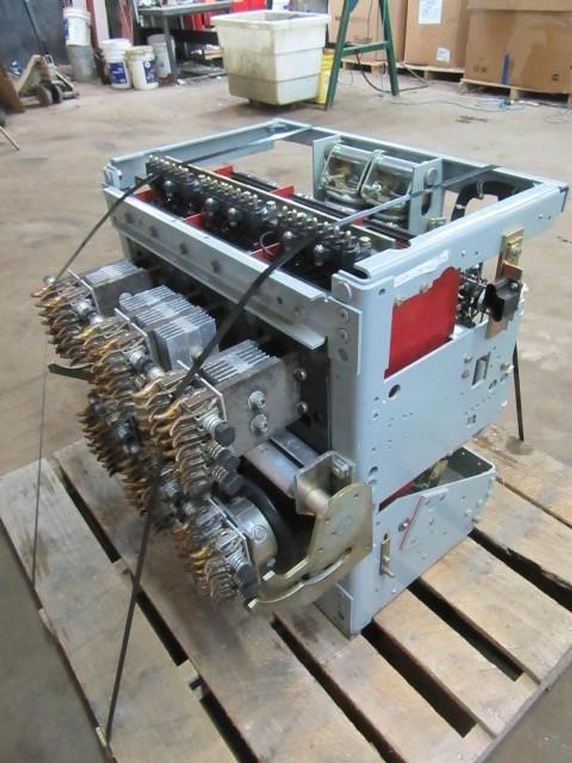 GE AKR 4000 AMP BREAKER AKR-8D-100 MICRO VERSA TRIP A440LSGMR 4000A GROUND LSG