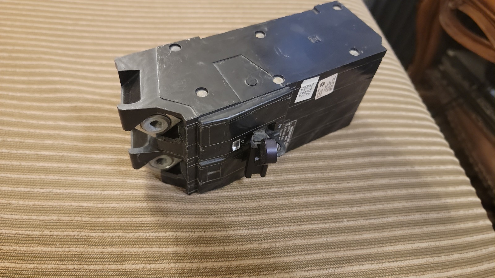 Square D QO2150 150A 2-Pole Plug-On Breaker 201-250V AC Trip Indicator